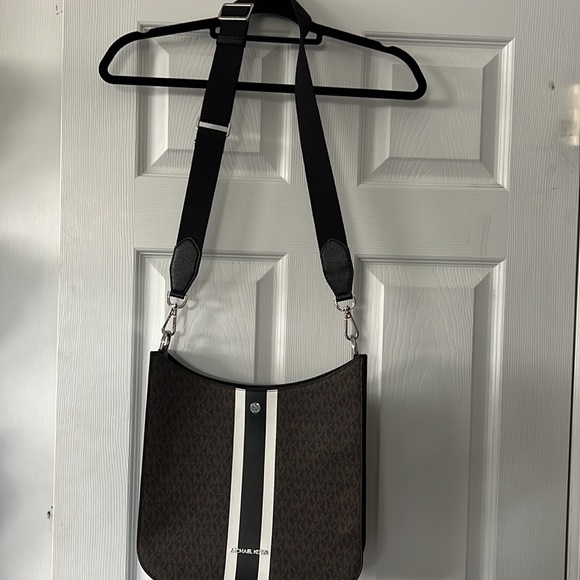 Michael Kors crossbody bag - Picture 2 of 6